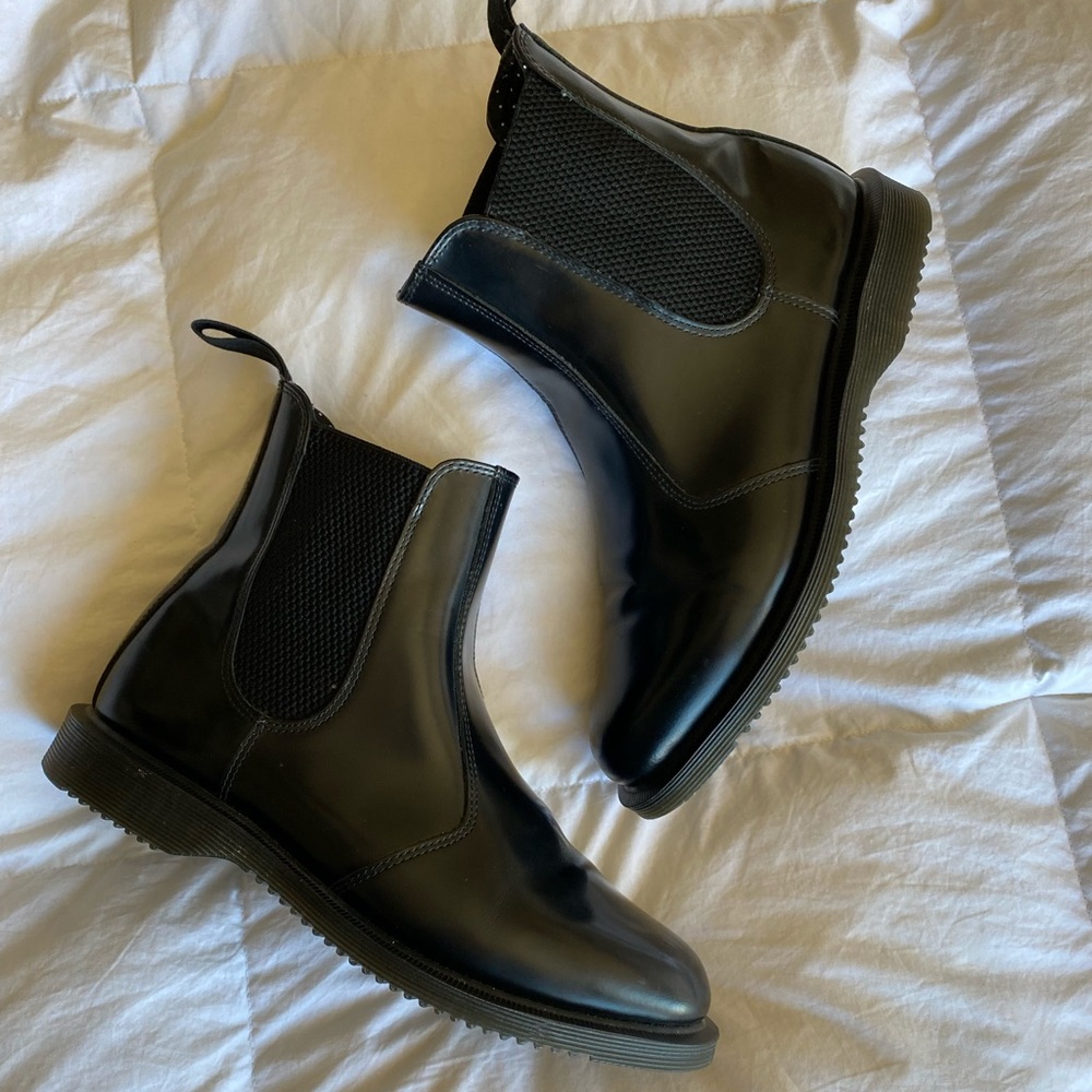 Dr. Martens flora Chelsea boots